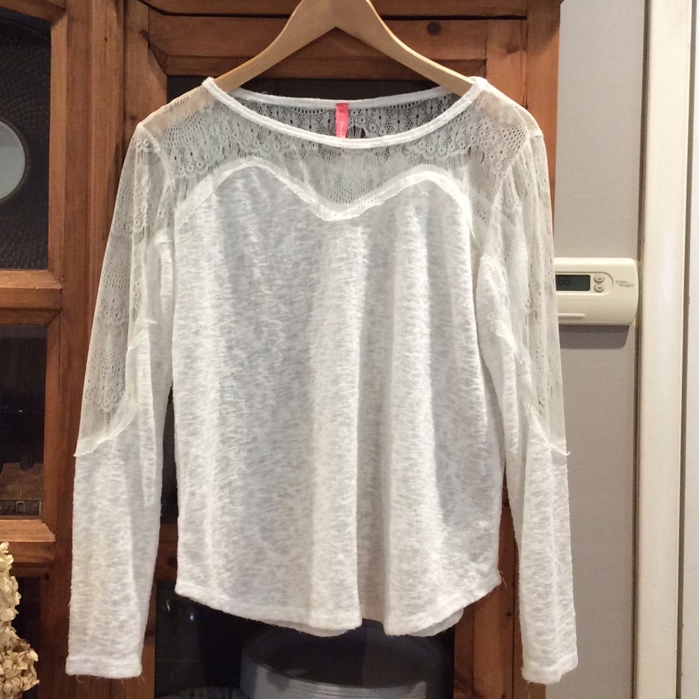 Long Sleeve White Soft Tee Feather lace detail
